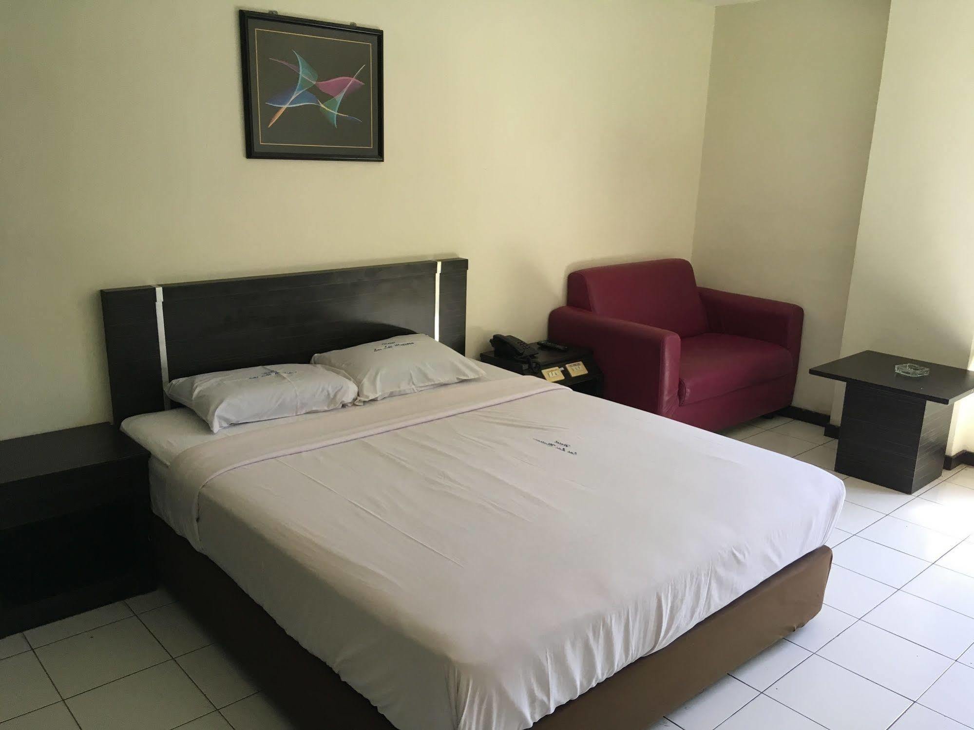 Lai Lai Mutiara Hotel Batam Exterior photo